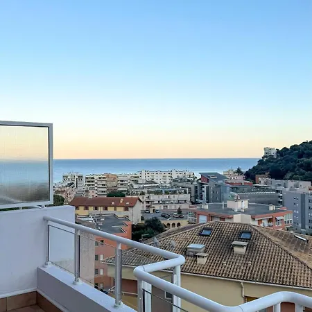 Coquet Avec Le Terrasse Sur Le Roquebrune-Cap-Martin